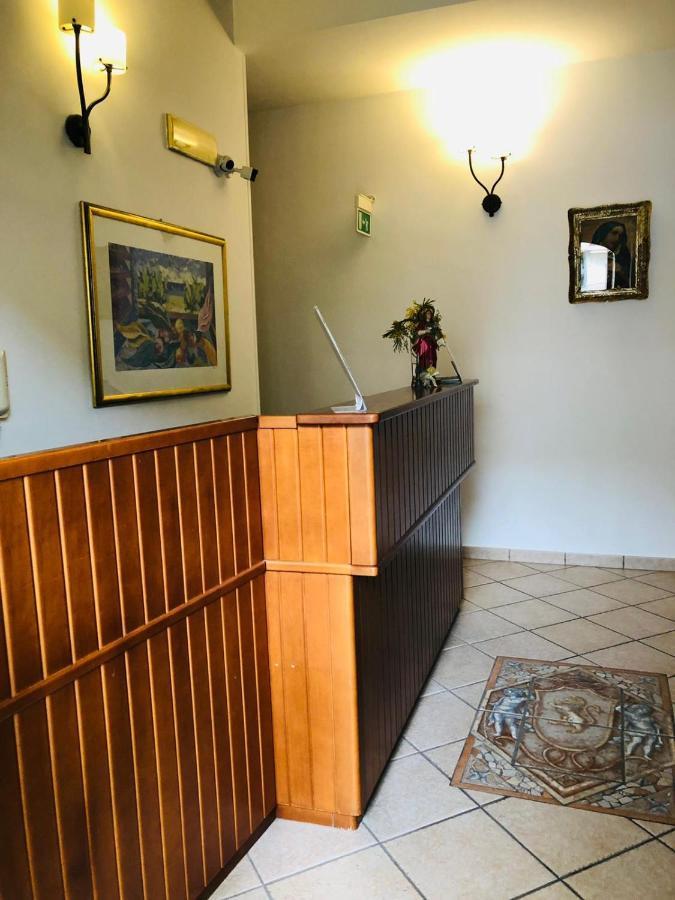 Santa Lucia Hotel Capo dʼOrlando Buitenkant foto