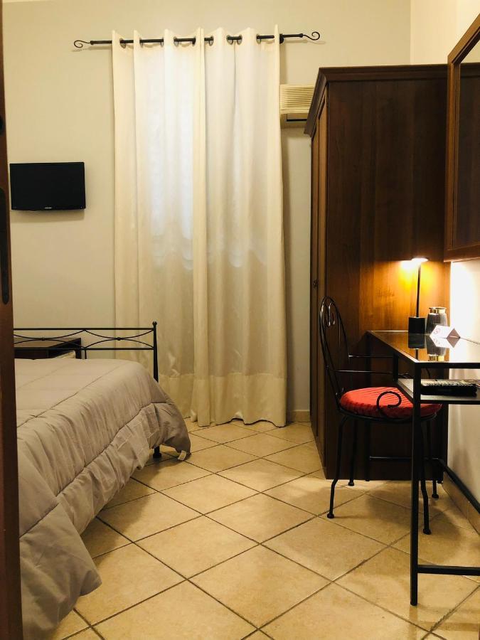 Santa Lucia Hotel Capo dʼOrlando Buitenkant foto
